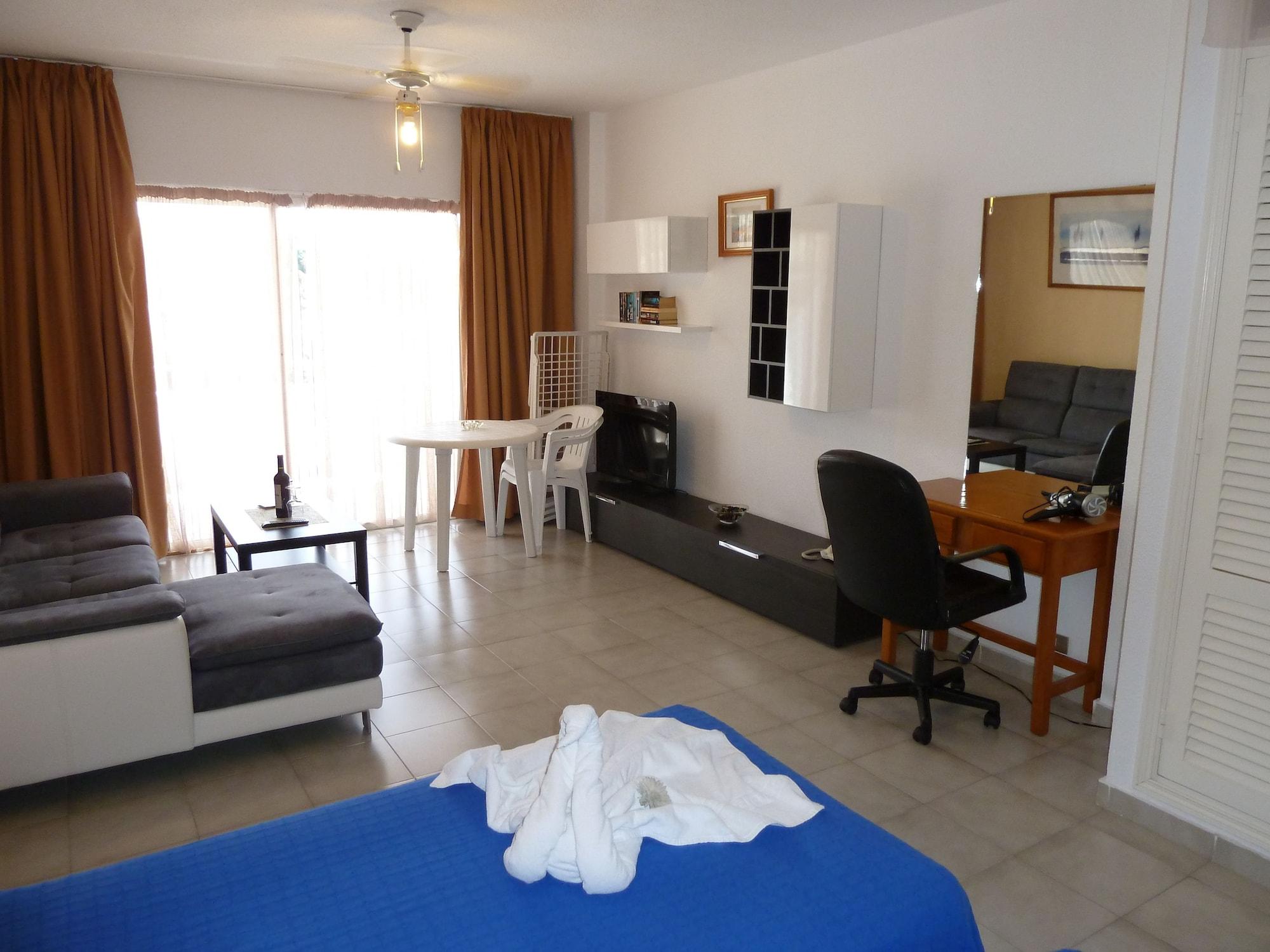 Florida Park Club (Adults Only) Appartement Costa Adeje  Buitenkant foto